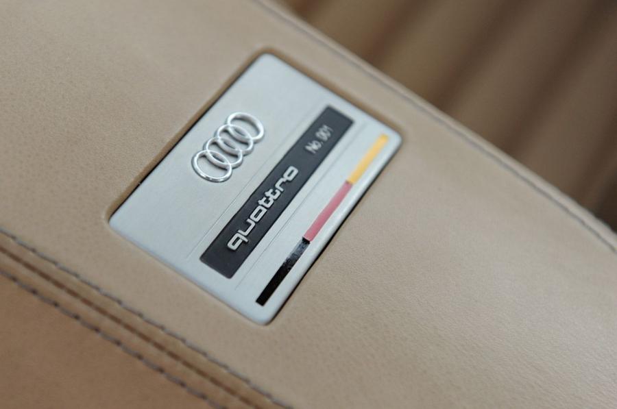 Детали интерьера Audi Quattro Concept 2010 года  (фото 30 из 119)
